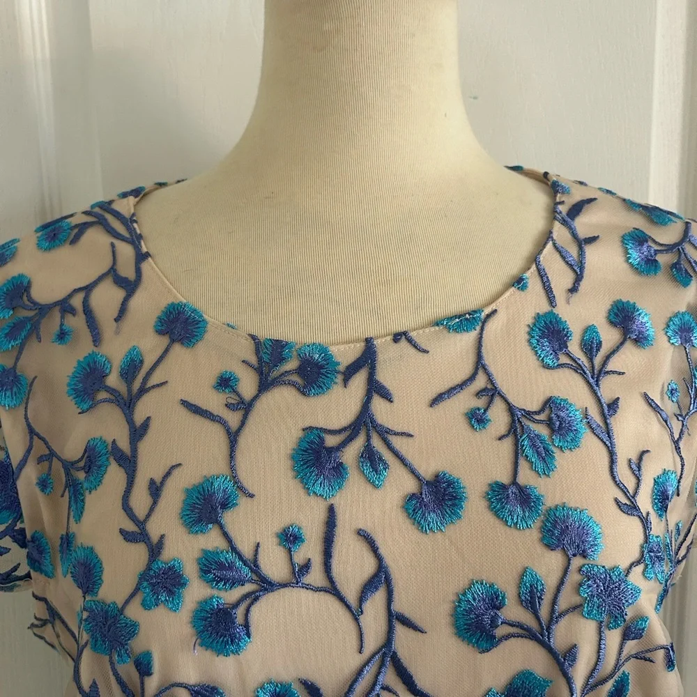 Adrianna Papell Floral Sheath Dress Cream Blue Nude Cap Sleeve Size 14 - Picture 3 of 14
